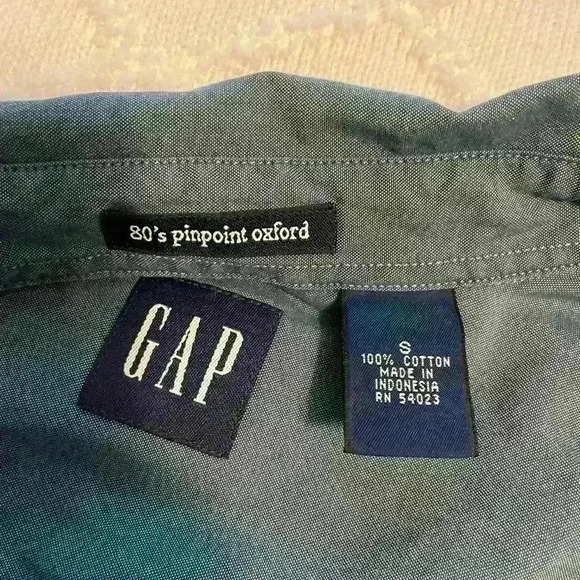 Gap men’s button front oxfords, blue size small - Picture 6 of 6